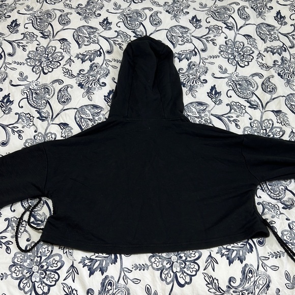 Gymshark Black Ruched Cropped Hoodie - Picture 9 of 9